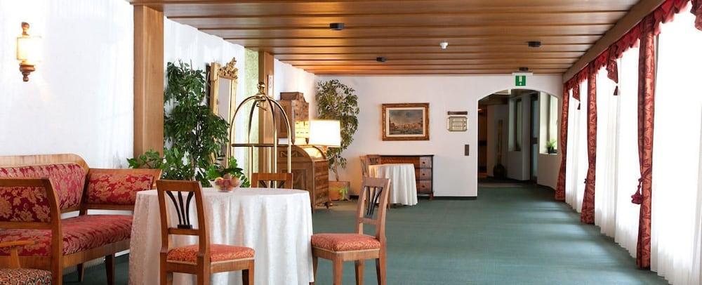 Hotel Gruener Baum Bressanone Bagian luar foto