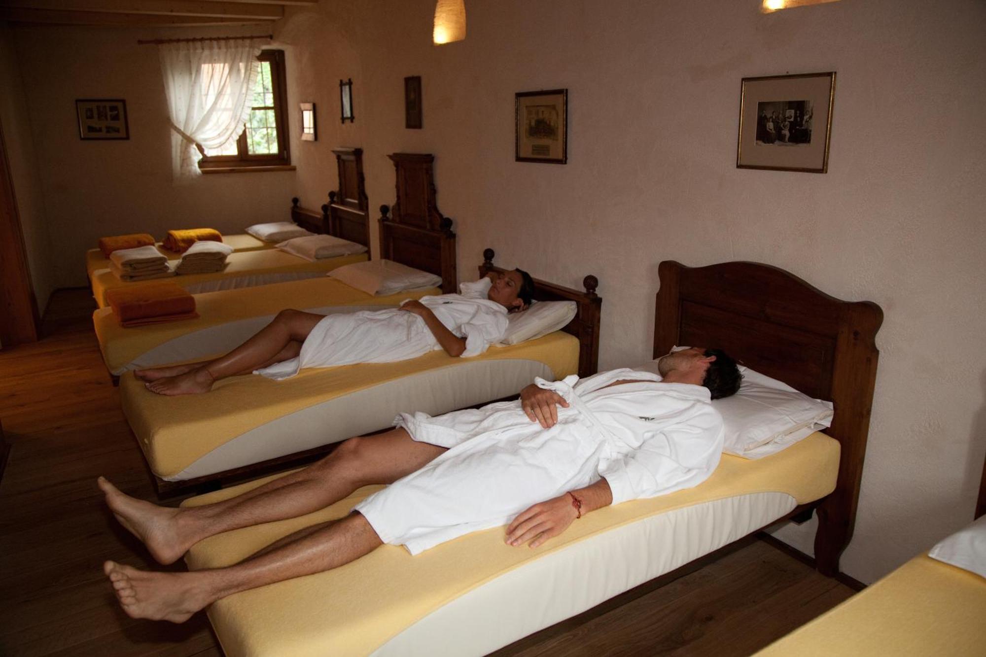 Hotel Gruener Baum Bressanone Bagian luar foto