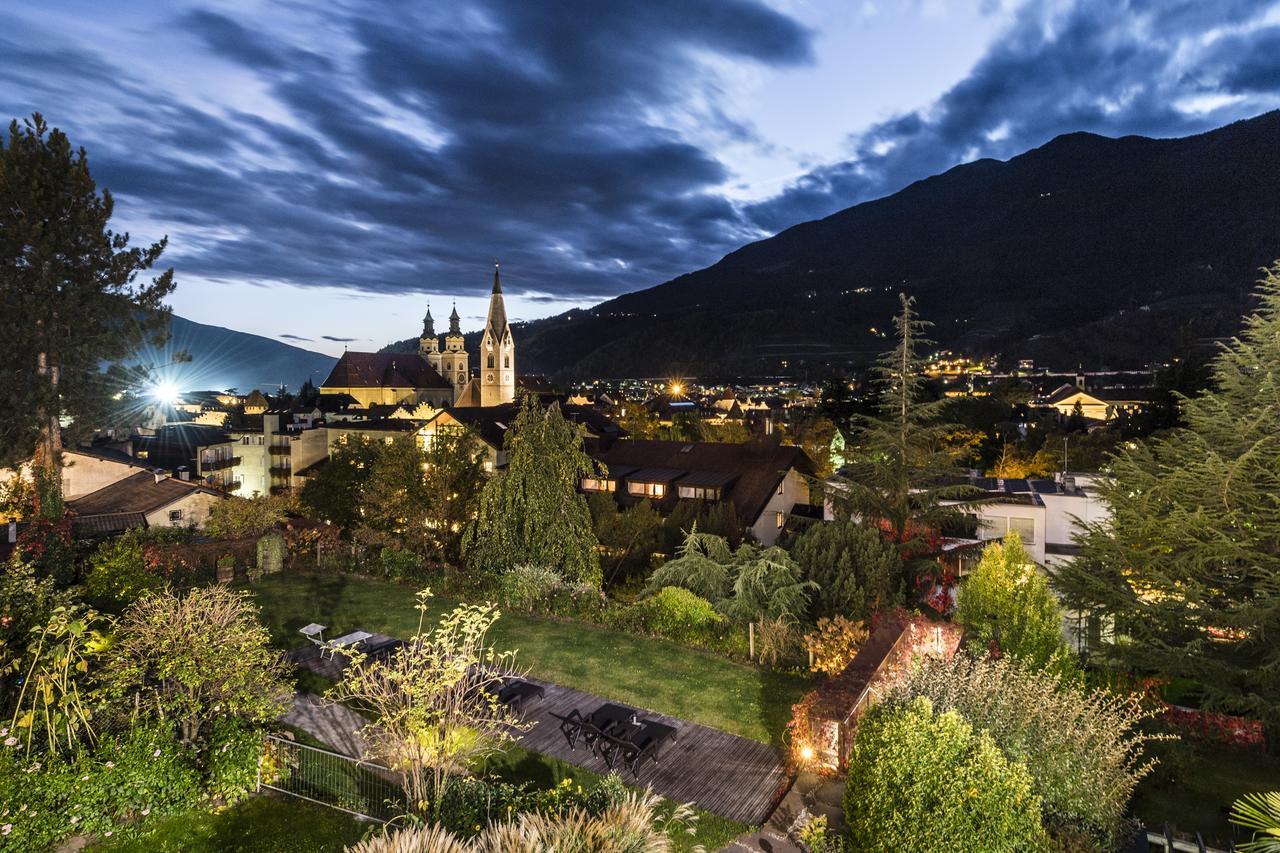 Hotel Gruener Baum Bressanone Bagian luar foto