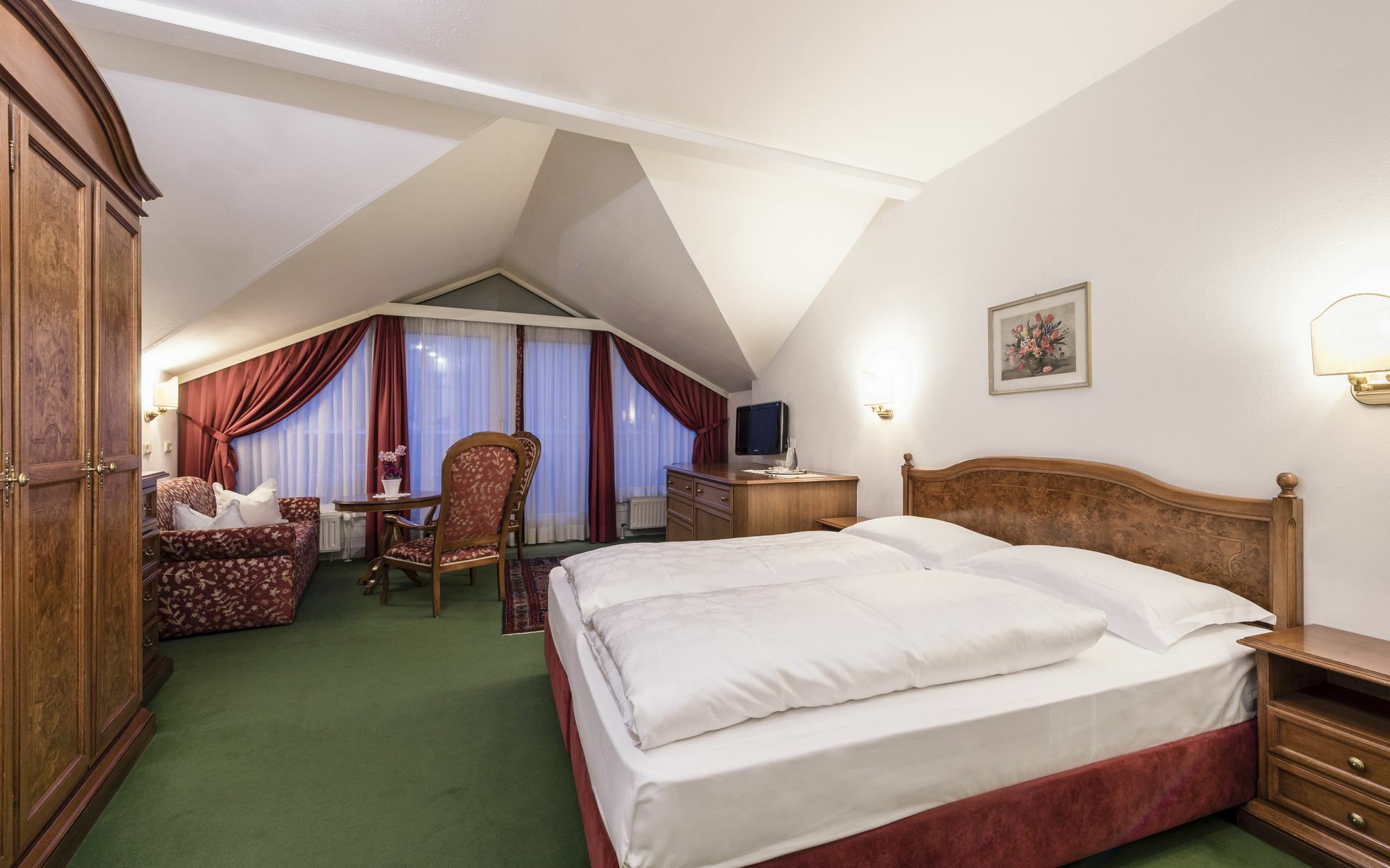 Hotel Gruener Baum Bressanone Bagian luar foto