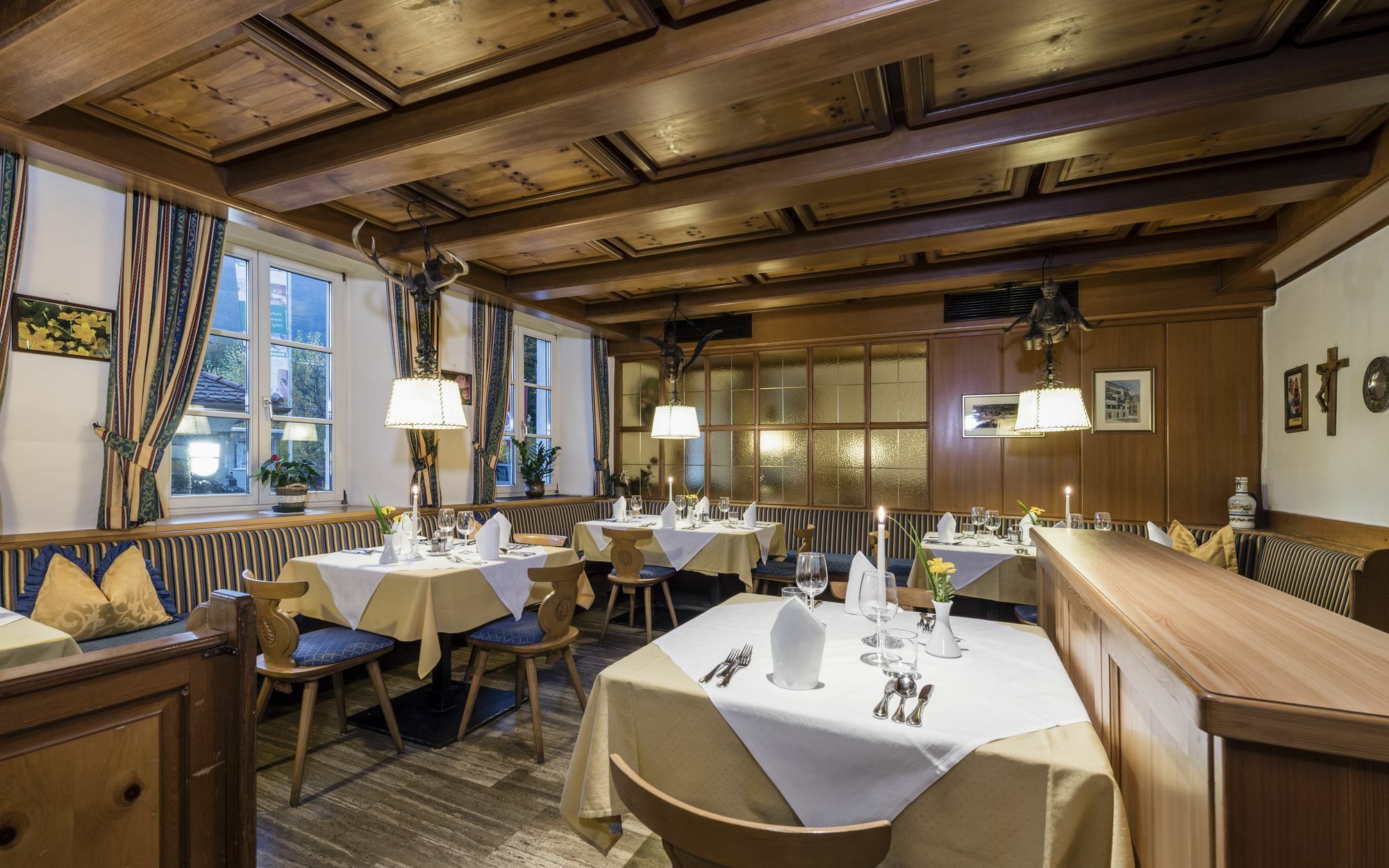 Hotel Gruener Baum Bressanone Bagian luar foto
