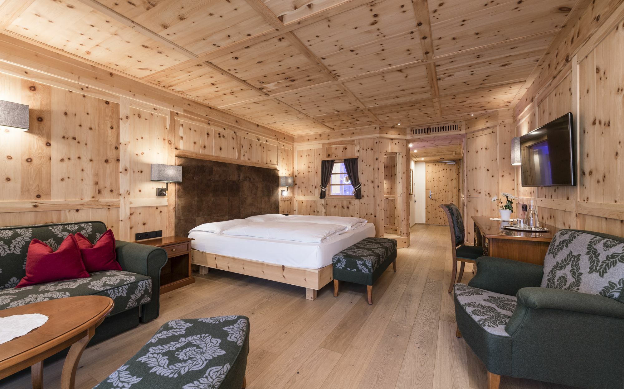 Hotel Gruener Baum Bressanone Bagian luar foto