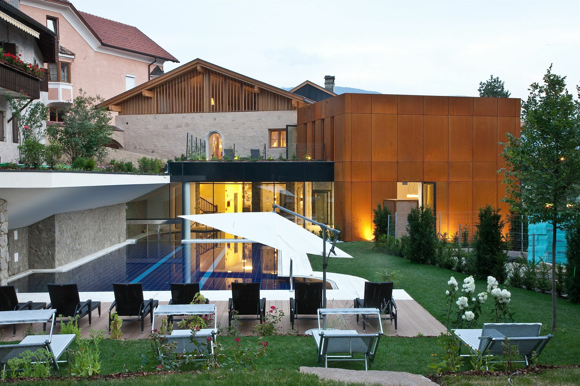 Hotel Gruener Baum Bressanone Bagian luar foto